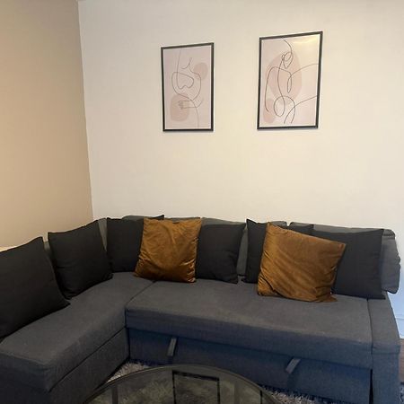Home Sweet Home In Rg1 With Free Parking Reading Zewnętrze zdjęcie