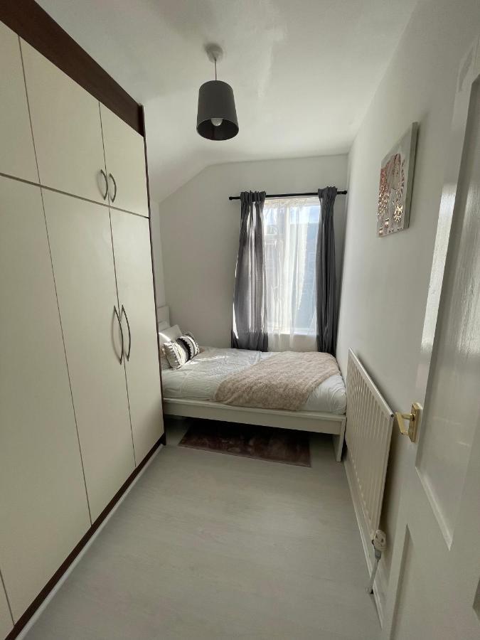 Home Sweet Home In Rg1 With Free Parking Reading Zewnętrze zdjęcie